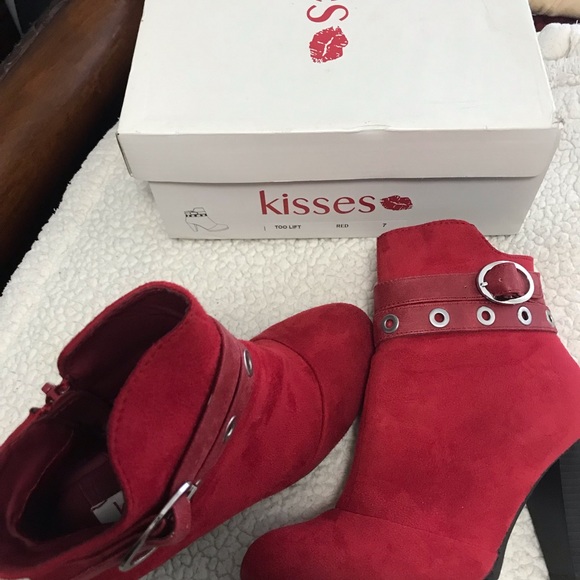 Red KISS boots - Picture 2 of 8
